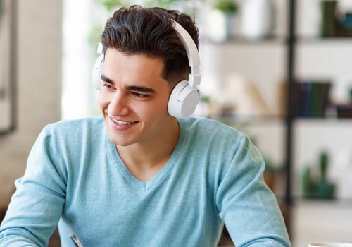 Who is an online tutor?
