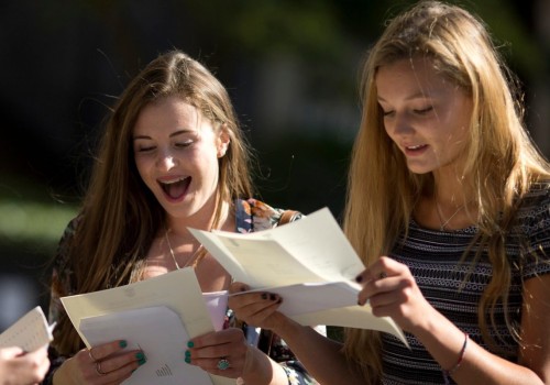 What is a grade 7 in gcse english?